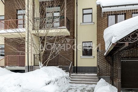 Западная резиденция