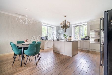 Коттеджный поселок 11454 КП Большое Покровское. Меблированный дом в стиле современной классики