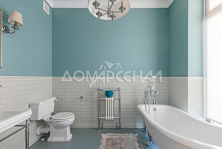 Продажа таунхаусов в КП 10941 КП Парк Авеню. Трехэтажный таунхаус в классическом стиле