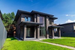 10802 КП Зеленые холмы. Дом в стиле Райта с панорамным остеклением