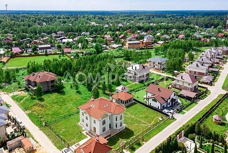 Купить участок в коттеджном поселоке Новое Глаголево