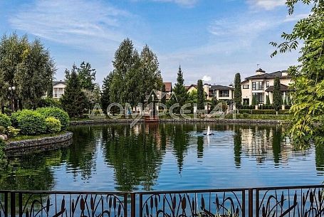 Продажа домов в КП 11562 КП Монтевиль. Современный дом со СПА-зоной