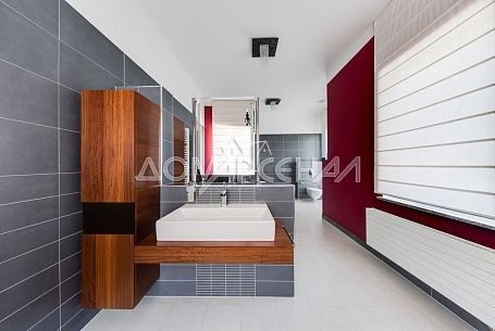 9507 Пенино. Загородный коттедж с бассейном на просторном участке