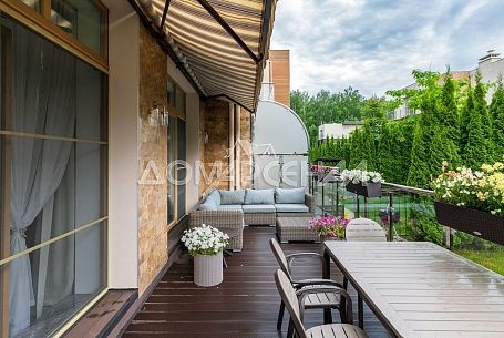 10941 КП Парк Авеню. Трехэтажный таунхаус в классическом стиле