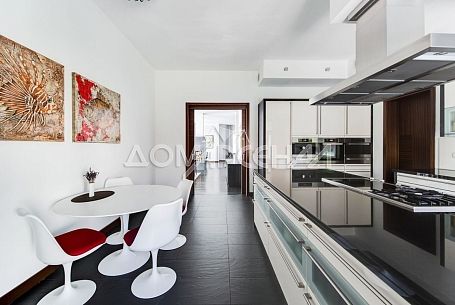 9507 Пенино. Загородный коттедж с бассейном на просторном участке