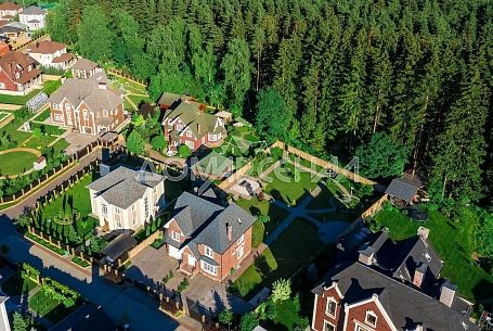 Купить дом в коттеджном поселоке Гайд Парк