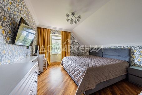 11533 КП Росинтер-2. Просторный особняк, утопающий в зелени ухоженного участка