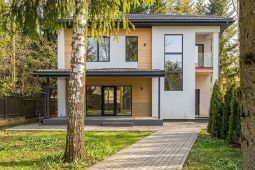 11485 КП Колос-1. Новый дом в окружении леса