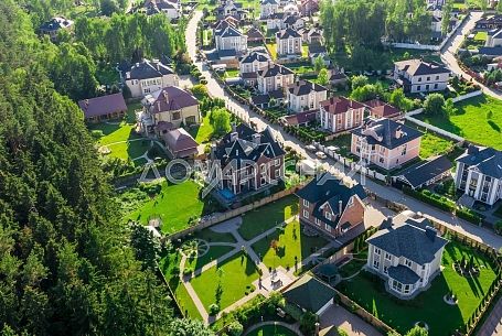 Купить участок в коттеджном поселоке Гайд Парк