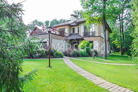 8954 КП Стародачное. Жилой дом на роскошном лесном участке