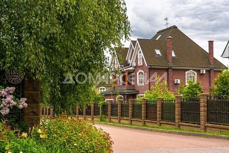 Купить дом в коттеджном поселоке Гайд Парк