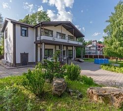 10462 КП Высота. Просторный дом, в жилом поселке на берегу реки