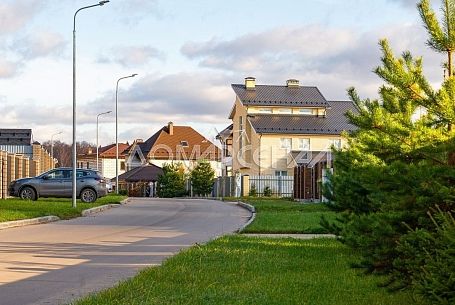 Купить участок в коттеджном поселоке Певчее