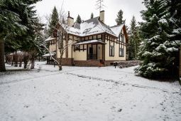 11547 КП Ваутутинки. Великолепная загородная усадьба на участке с вековыми елями