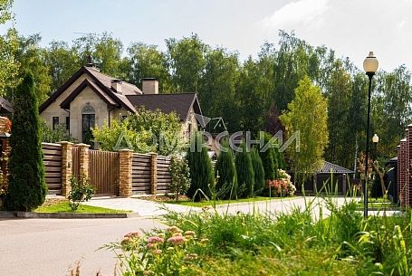 Купить дом в коттеджном поселоке Лесная слобода