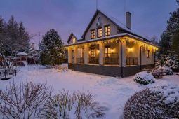 10964 КП Лесное озеро. Уникальный дом на участке c лесными деревьями