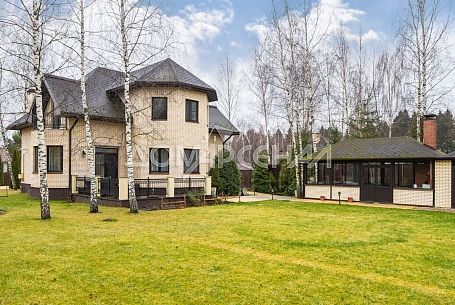 Продажа коттеджей в КП Шатры КП