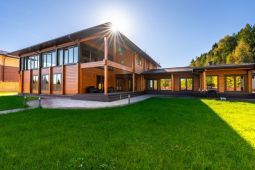 11364 КП Зеленые холмы. Современный коттедж из клееного бруса на просторном участке 