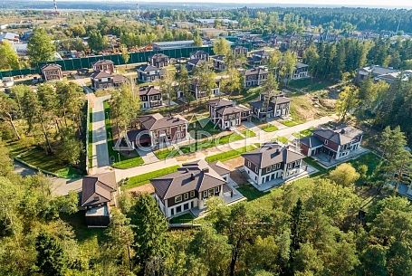 Купить участок в коттеджном поселоке Петрово-Дальнее