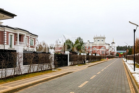 Купить участок в коттеджном поселоке Парк Вилл (Parkville)