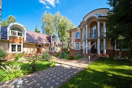 КП 8071 Сенькино-Секерино. Коттедж в классическом стиле "под ключ" с мебелью