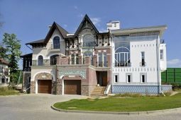 7254 КП Довиль. Светлый таунхаус под отделку  с участком и гаражом