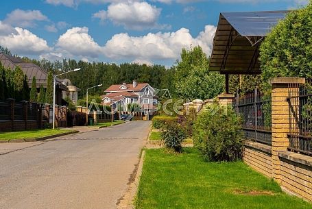 Купить участок в коттеджном поселоке Президент