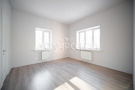 Продажа таунхаусов в КП 10646 Красная Пахра. Кирпичный торцевой таунхаус с центральными коммуникациями