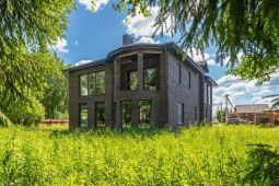 10670 КП Новая Каменка. Современный дом индивидуального проекта на прилесном участке