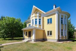 9581 КП Софьино. Просторный дом на участке с лесными деревьями