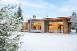 11483 КП Зеленая роща-1. Одноэтажная вилла с панорамными окнами 