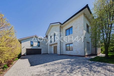 КП 9507 Пенино. Загородный коттедж с бассейном на просторном участке КП 9507 Пенино. Загородный коттедж с бассейном на просторном участке