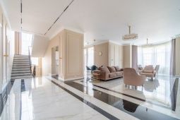 11409 КП Новая Ильичевка. Меблированный дом в духе классической викторианской архитектуры