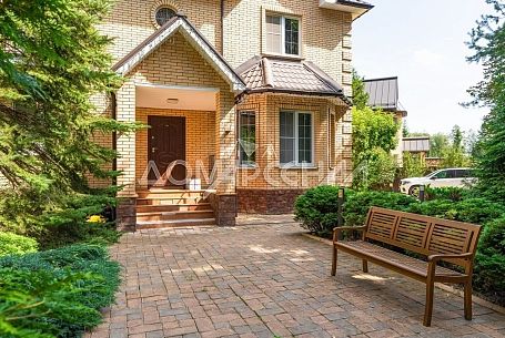 Продажа коттеджей в КП Лесное озеро КП