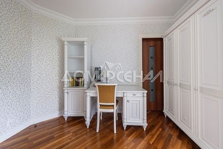 КП 11533 КП Росинтер-2. Просторный особняк, утопающий в зелени ухоженного участка