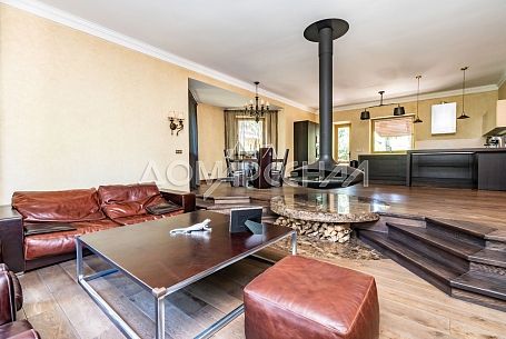 Продажа коттеджей в КП Липка КП