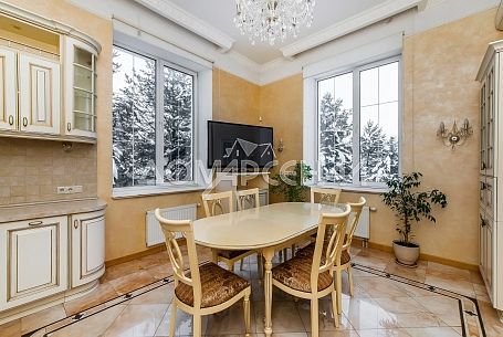 Купить коттедж в КП 8980 Милюково. Аренда уютного коттеджа в классическом стиле