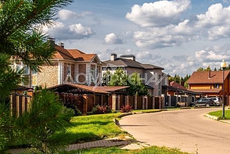 Купить коттедж в коттеджном поселоке Цветочный