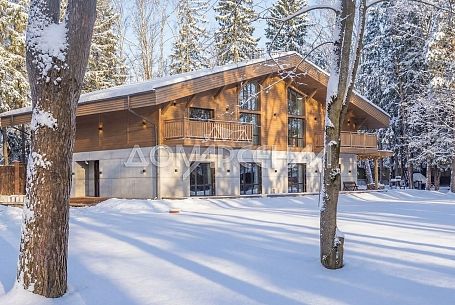 11621 КП Внуково. Дом среди вековых сосен 11621 КП Внуково. Дом среди вековых сосен