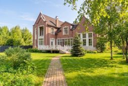 11839 КП Природный парк Каменка. Дом с впечатляющей архитектурой