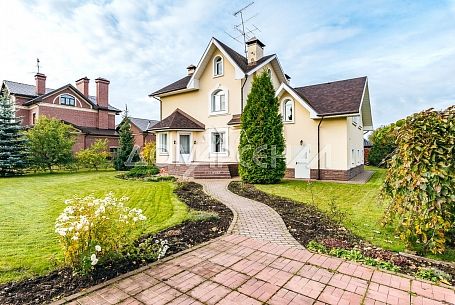 Продажа коттеджей в КП Новоспасское